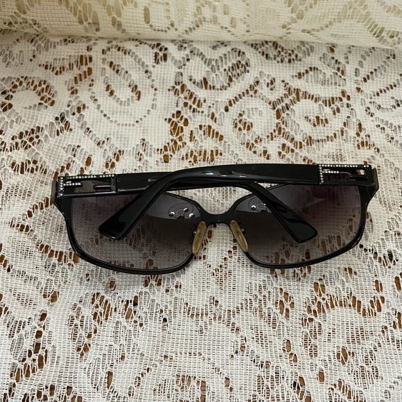 Fendi, FS466R 63#15 125 Sunglasses with Rhinestones - Picture 6 of 12